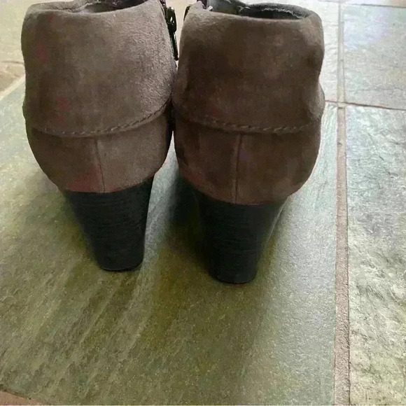 Clarks Women’s Kalea Aleita Ankle Boots Size 8.0 Brown Upper Suede - Picture 3 of 15